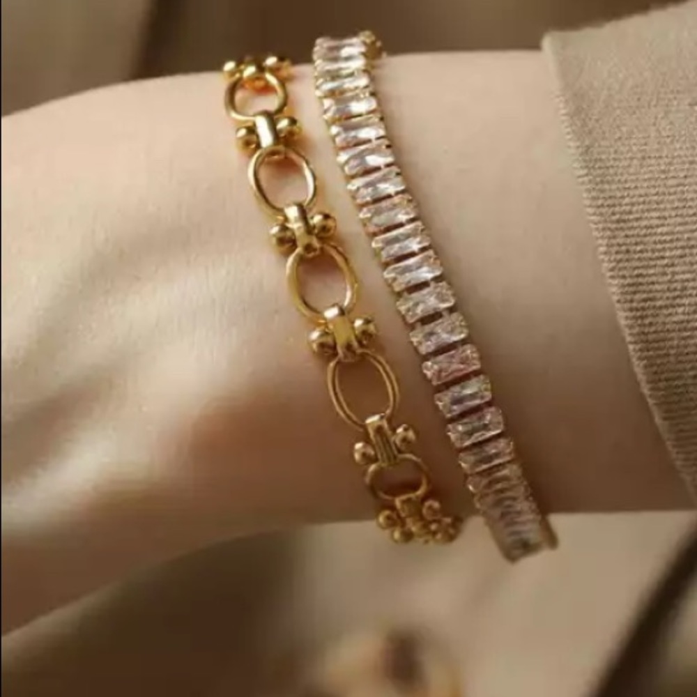 Tennis bracelet
